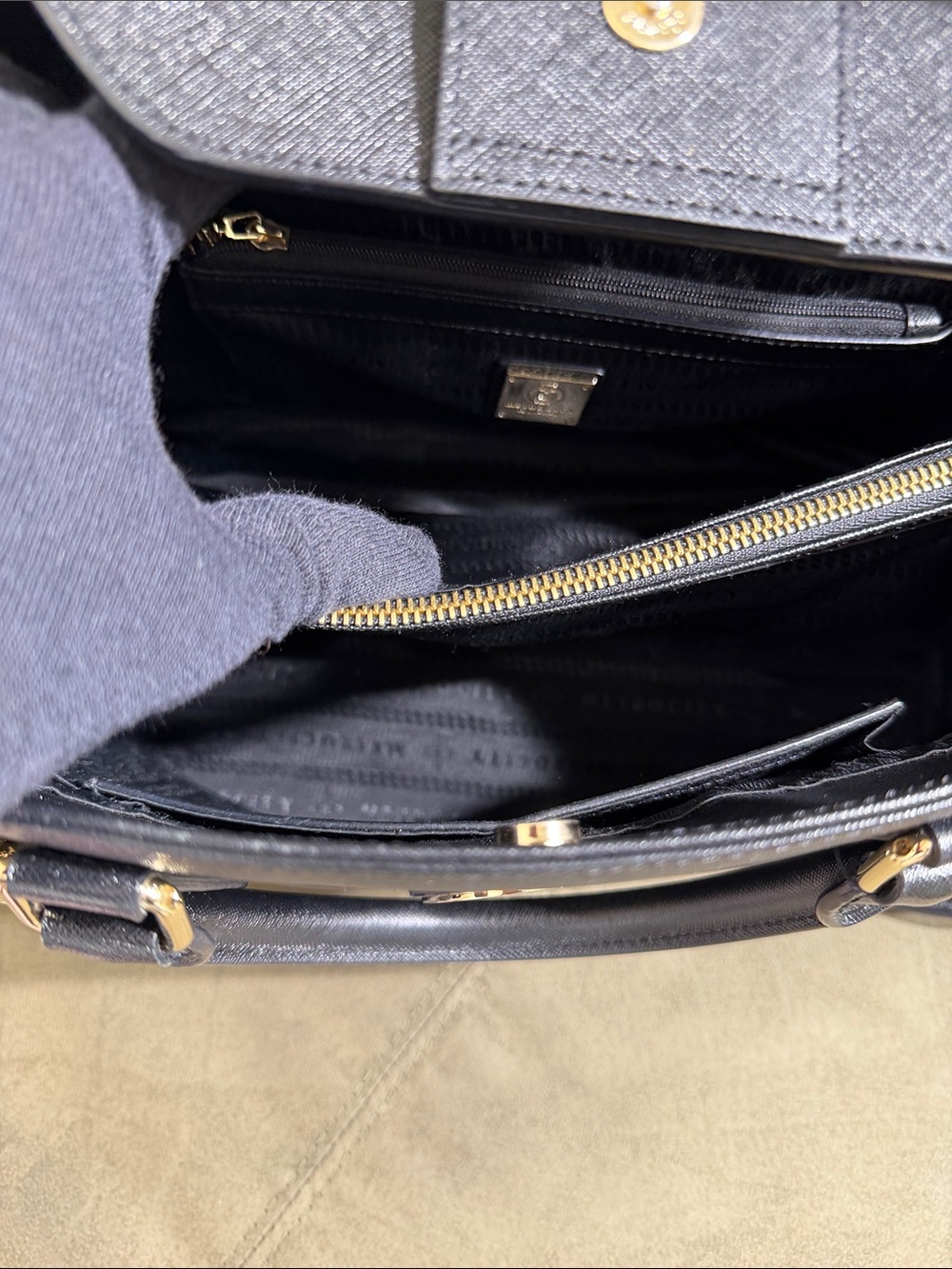 Lux Metrocity Black Saffiano Leather Structured Tote Bag Gold Hardware Vintage. - Picture 14 of 16
